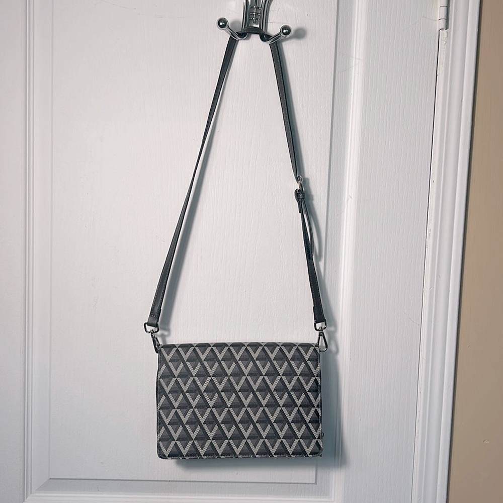 BENTLEY ESTELLE CROSSBODY BAG WALLET IN GRAY AND DARK GRAY COLOUR